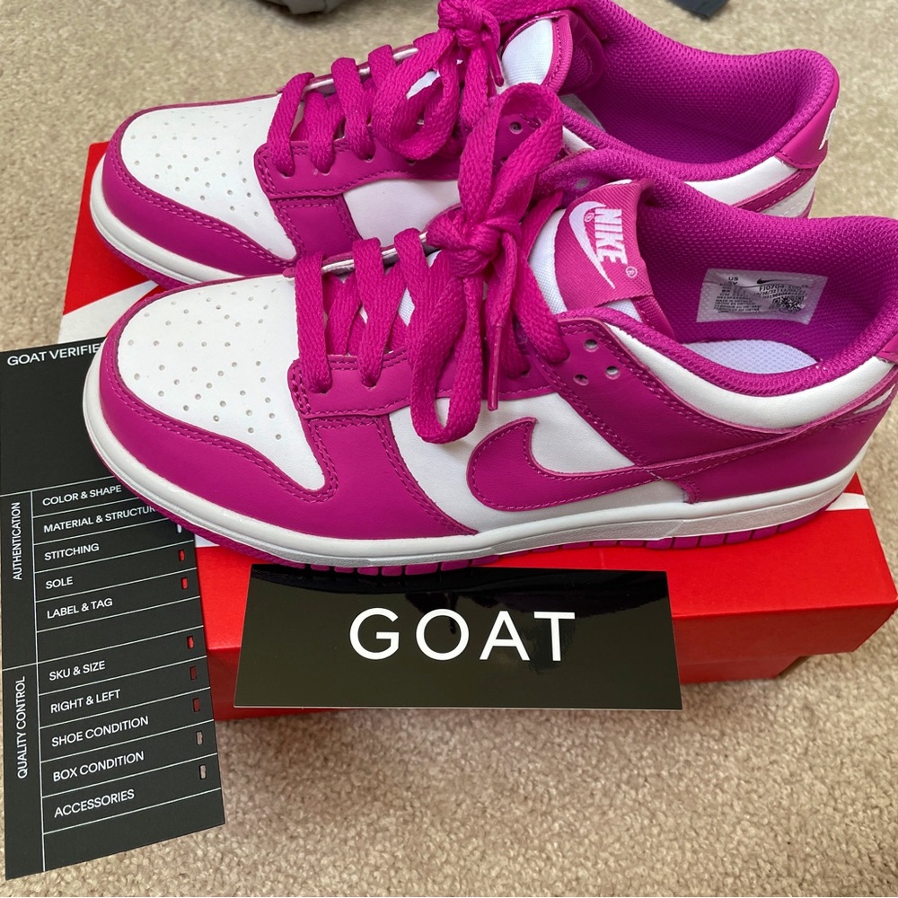 Nike Women’s Sneakers White and Bright Pink Low Top